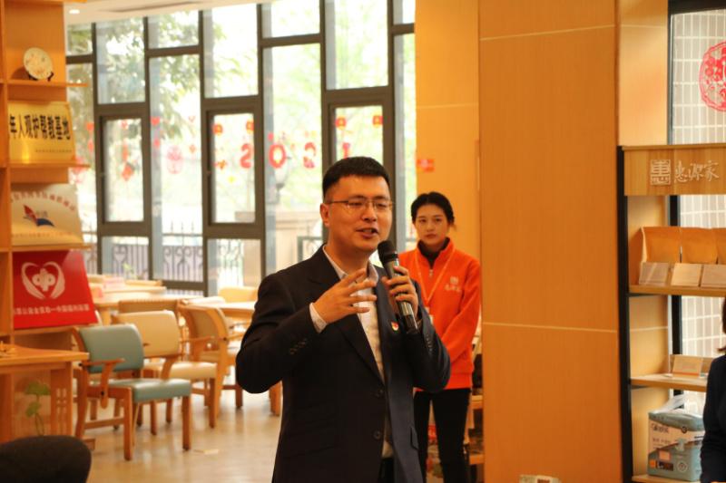 9|iQQtv
党总支副书记张琨讲话.jpg